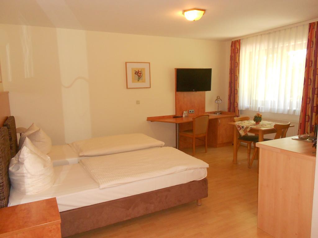 Apartment-Pension Schwalbennest Herzogenaurach Pokoj fotografie