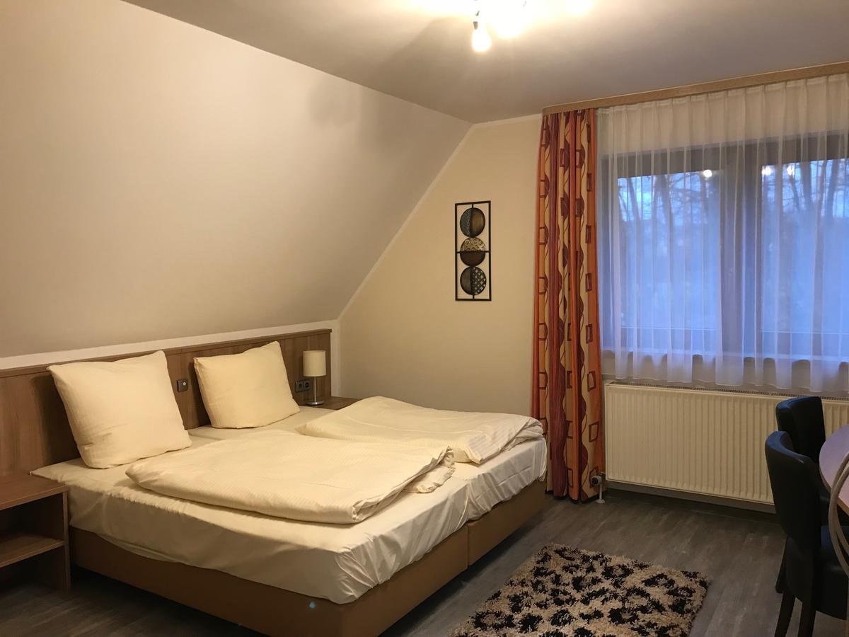 Apartment-Pension Schwalbennest Herzogenaurach Pokoj fotografie
